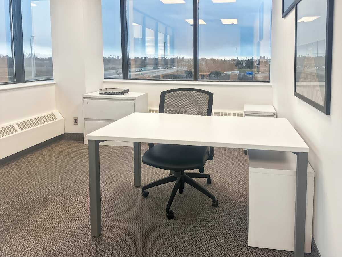 Woodbine Steeles Corporate Centre photo 7