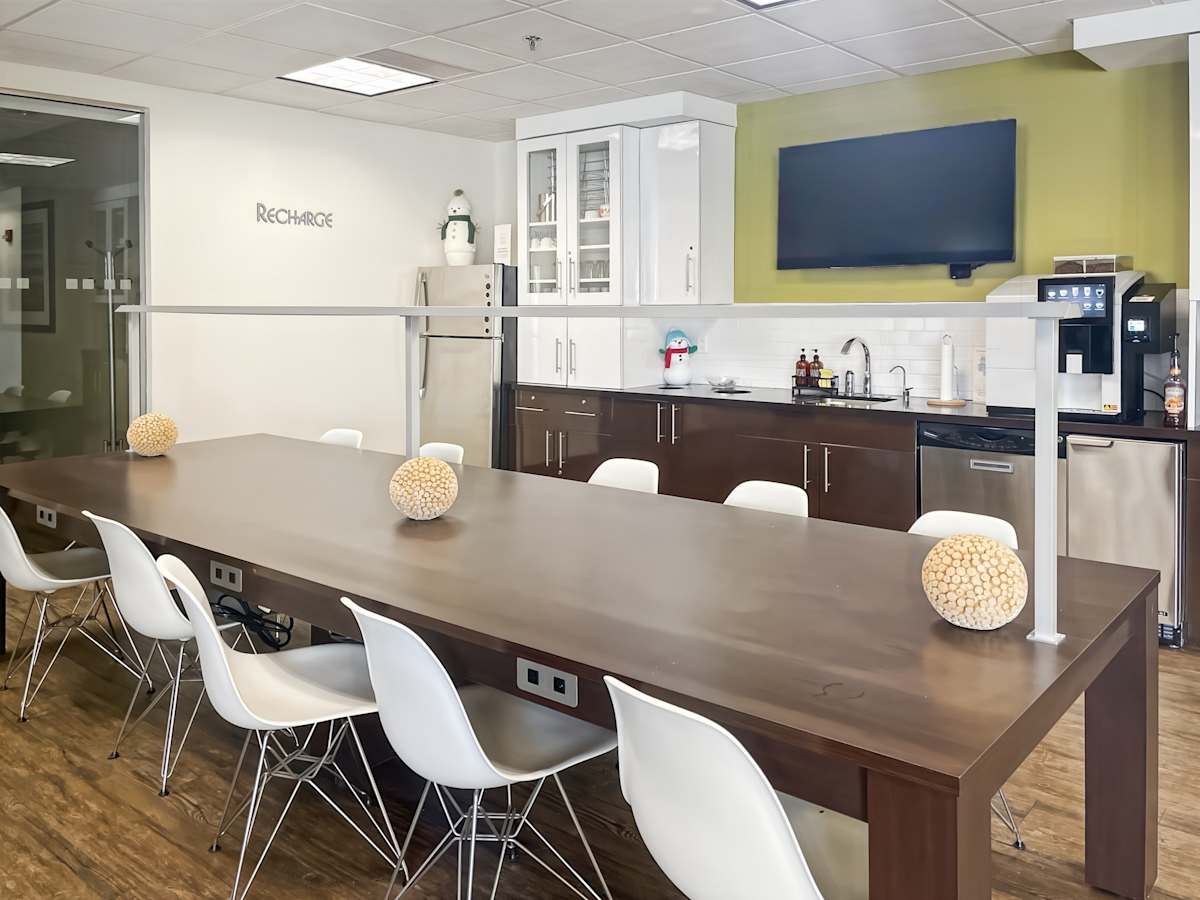 175 Capital Boulevard photo 6
