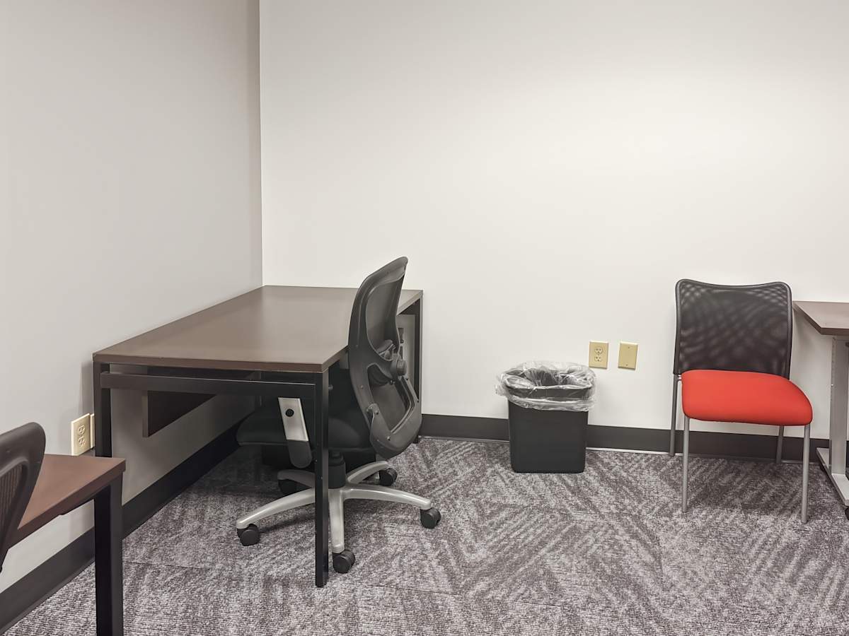 18 Campus Boulevard photo 7
