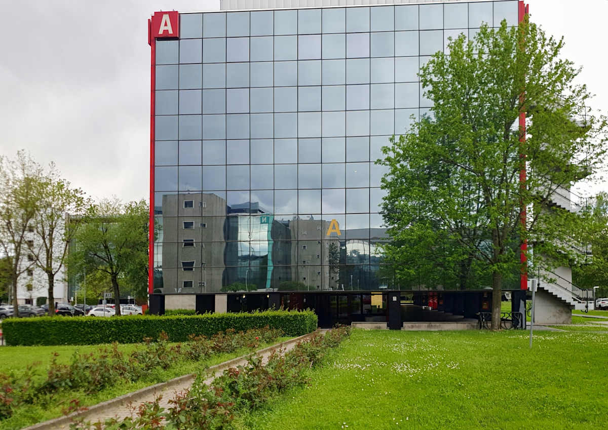 Regus - Milanofiori photo 1