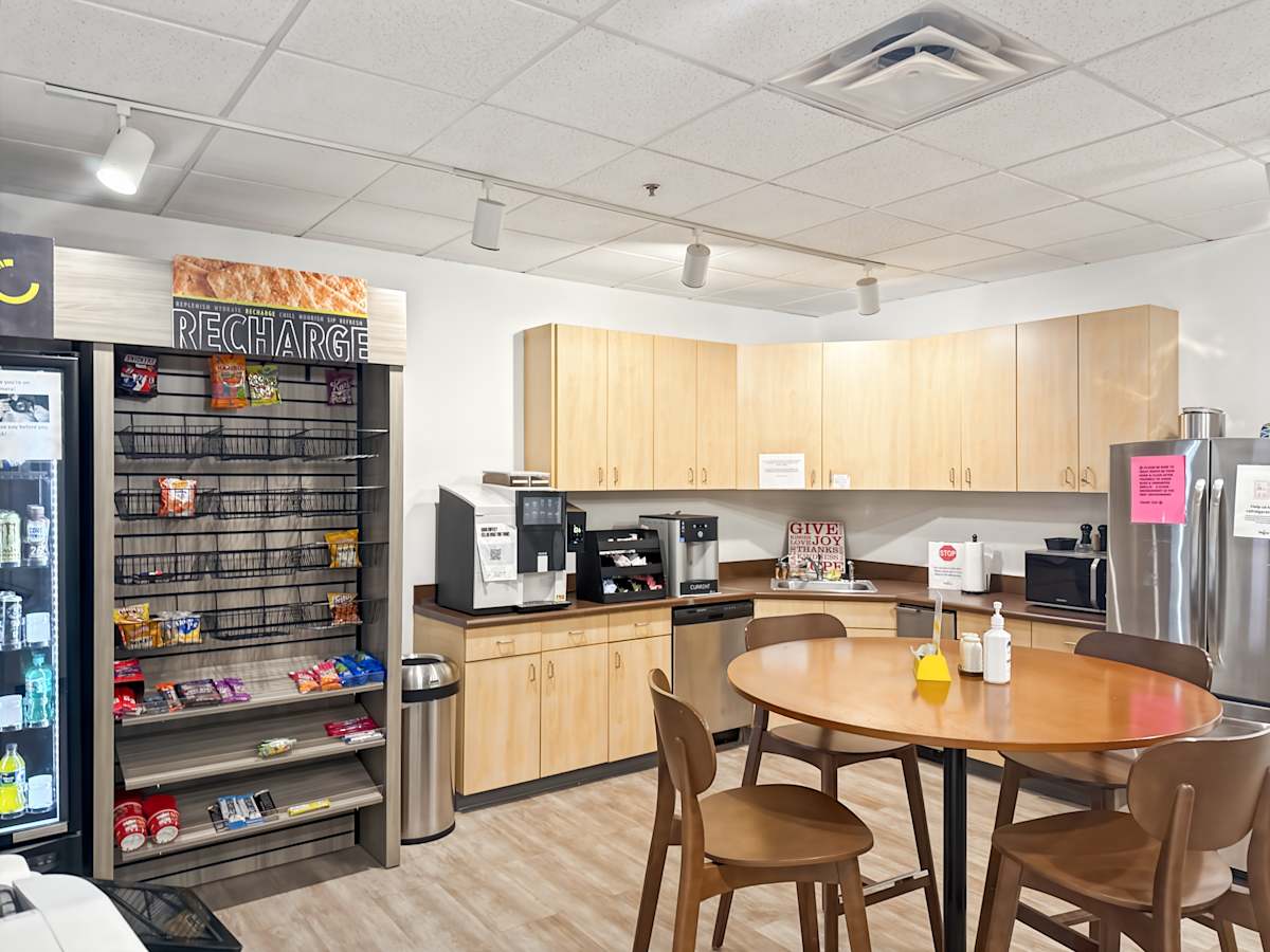 1661 International Drive photo 7