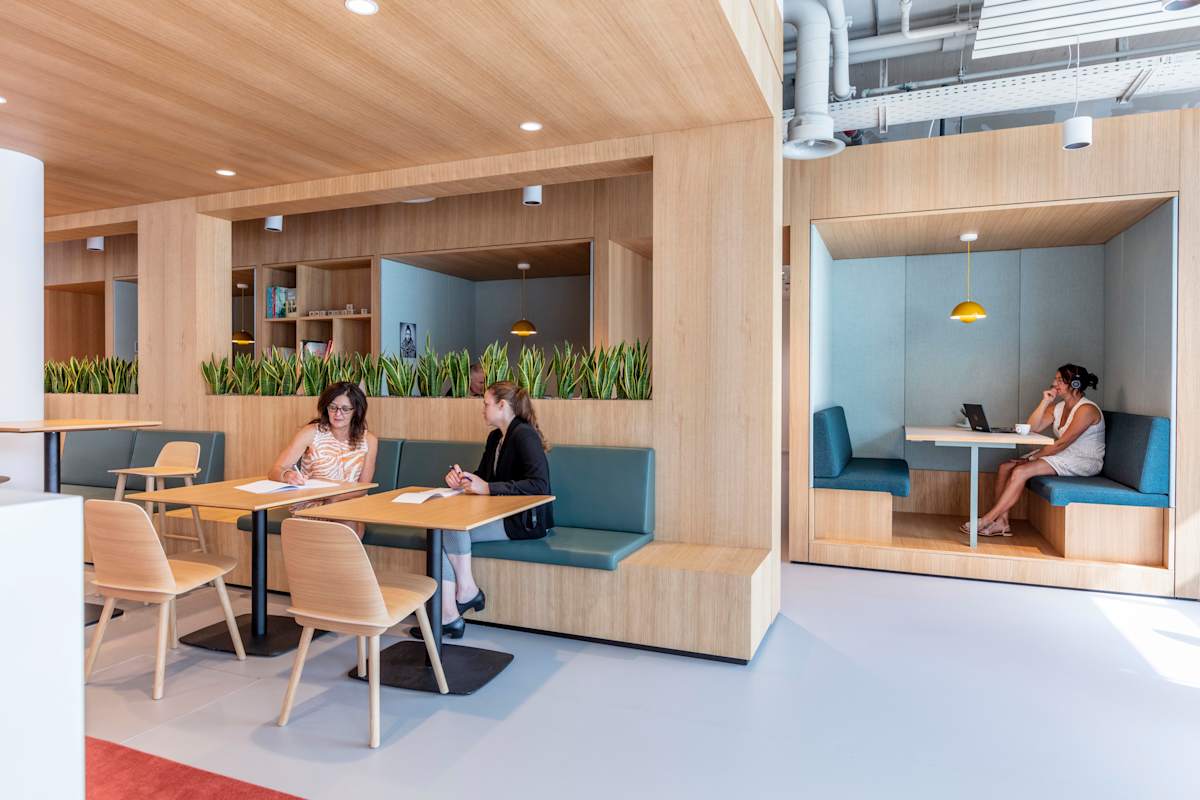 Regus Zug Main Station photo 9