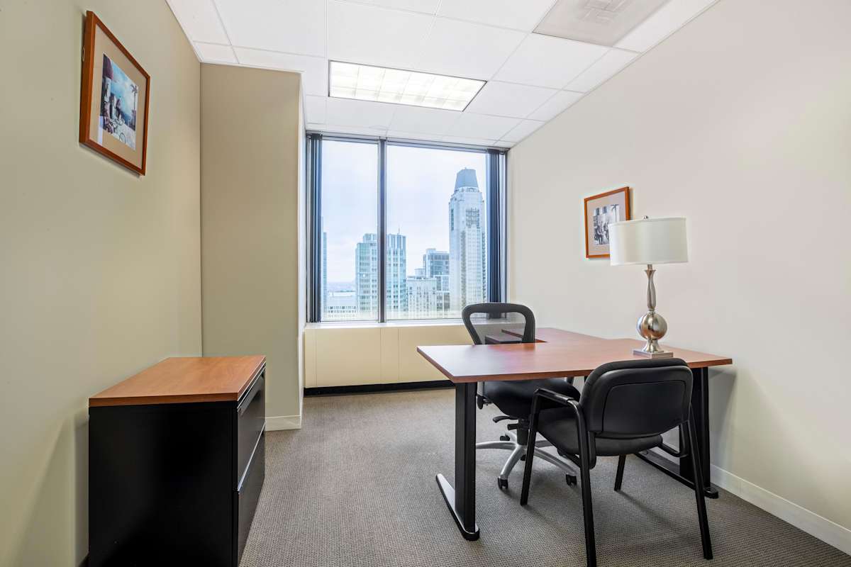 875 North Michigan Avenue photo 2