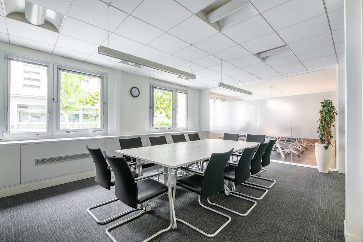 191 Avenue Charles de Gaulle photo 8