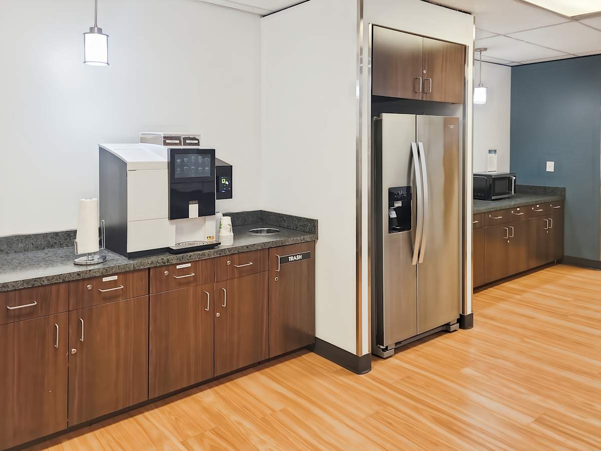 5050 Quorum Drive photo 6