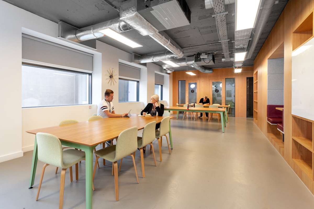 156 Great Charles Street photo 7