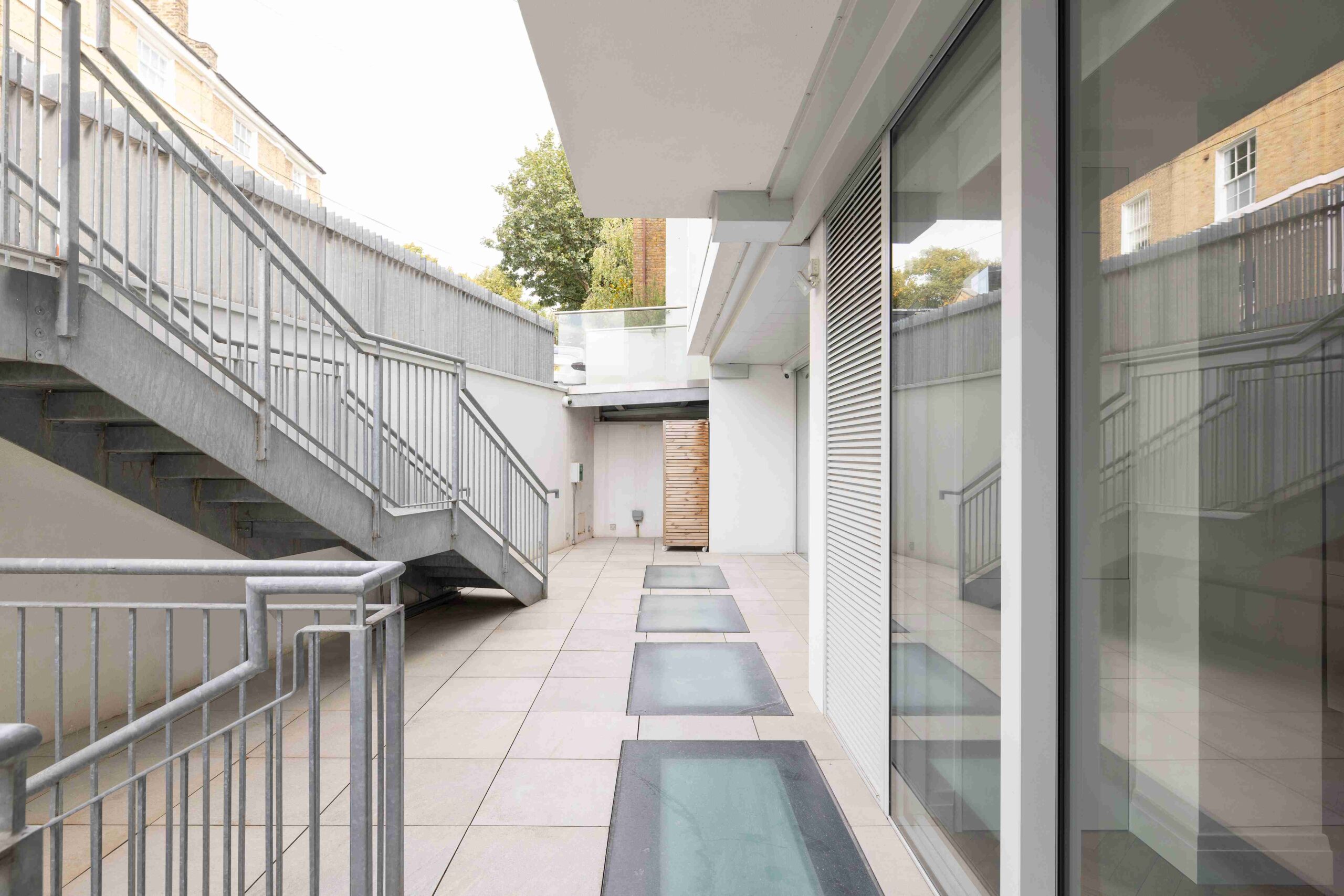 17 Barnsbury Terrace photo 1