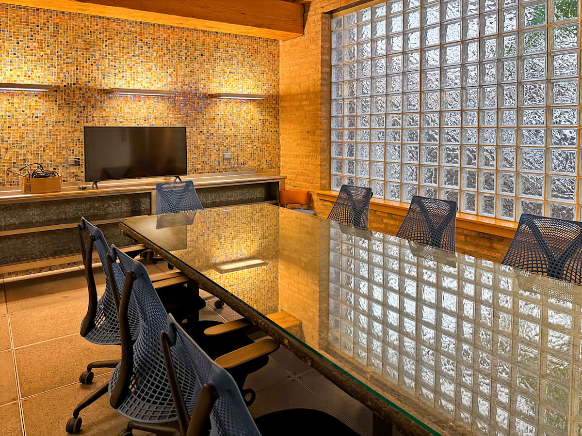 Spaces - Chicago - 1 N State St