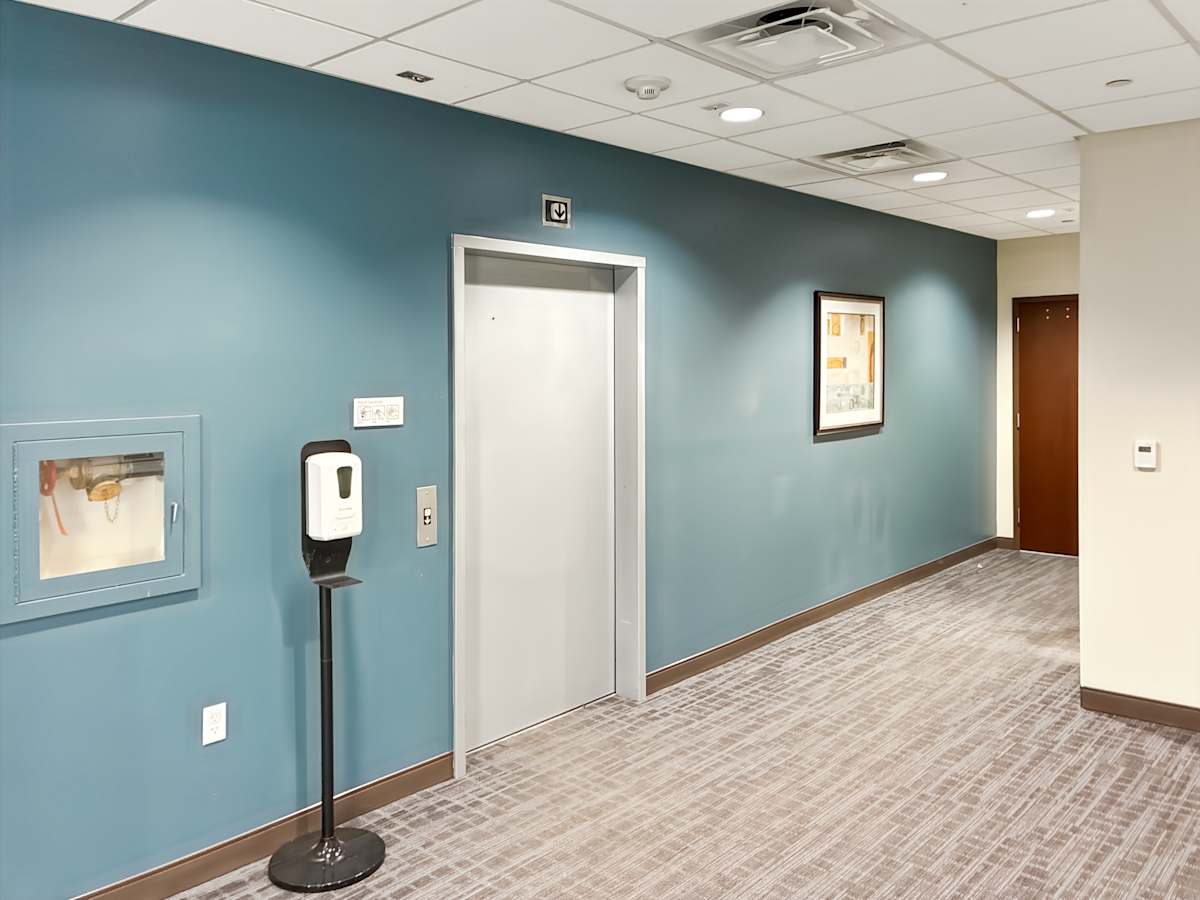 Eagleview Corporate Center photo 2