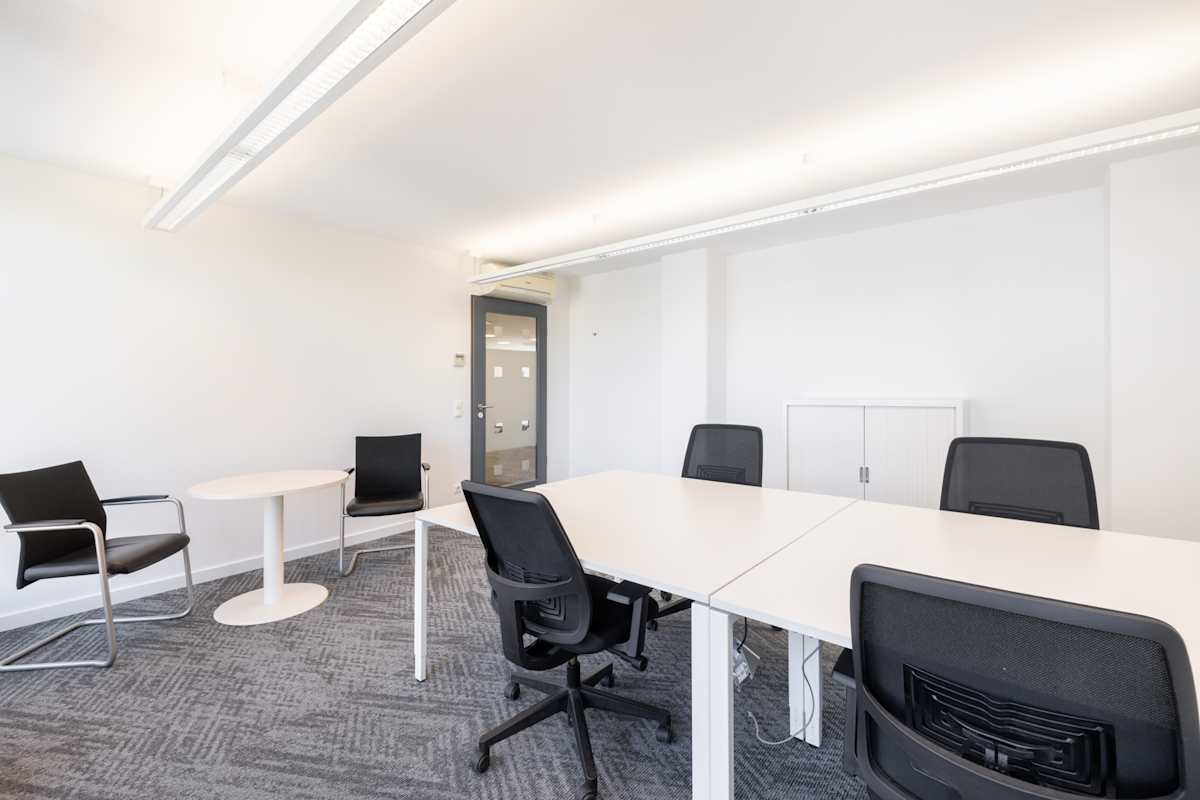 Regus - Dusseldorf, Koenigsallee photo 8