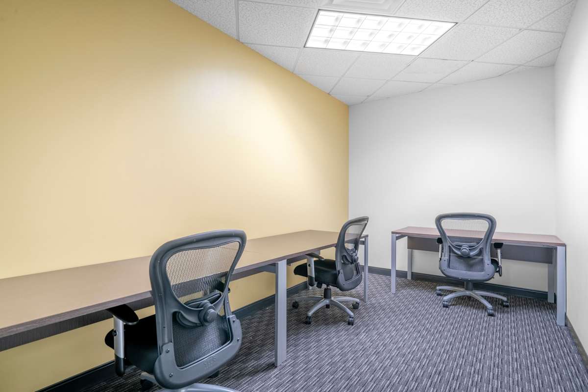500 Marquette Avenue photo 2