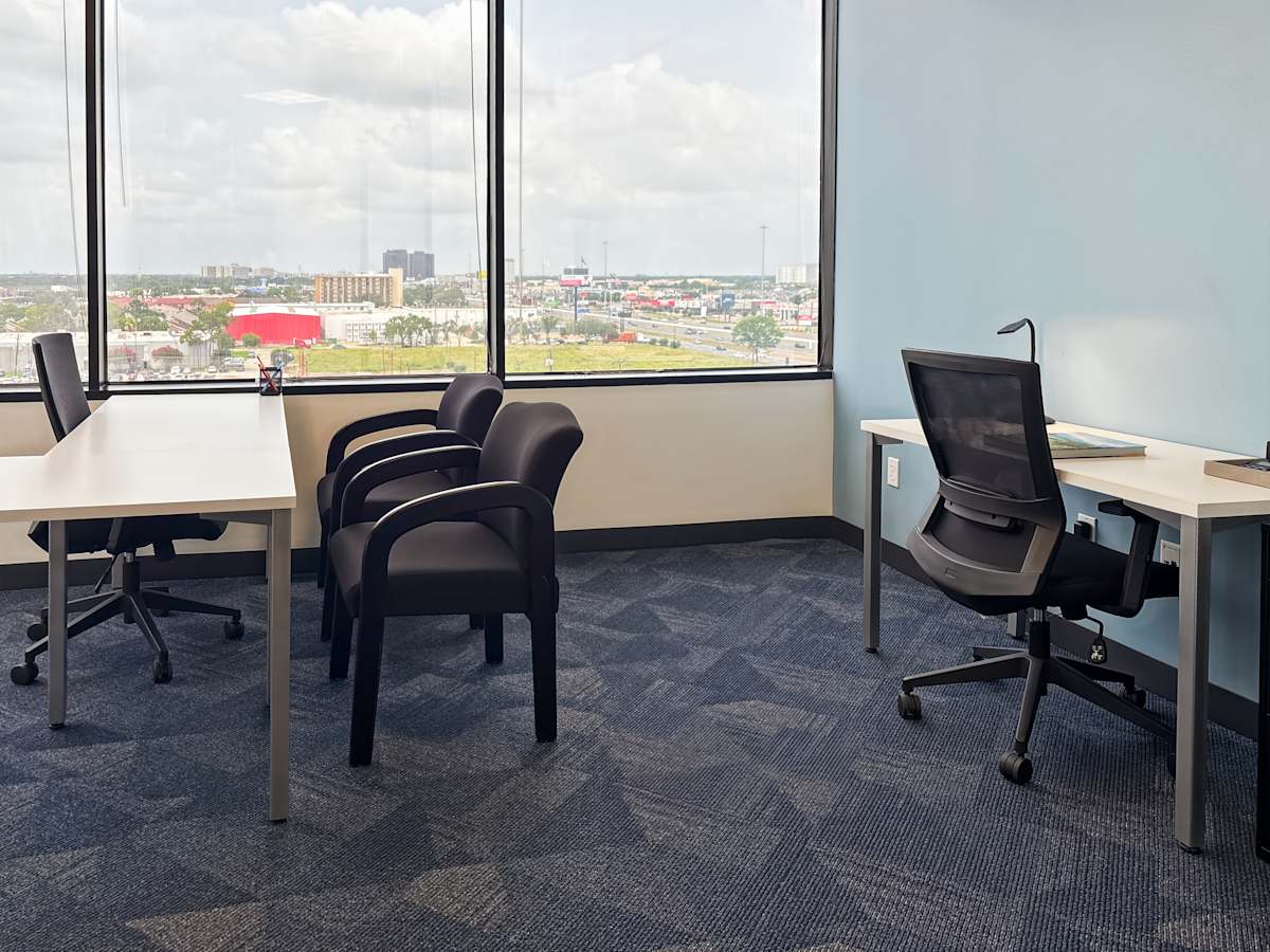 6671 Southwest Freeway photo 4
