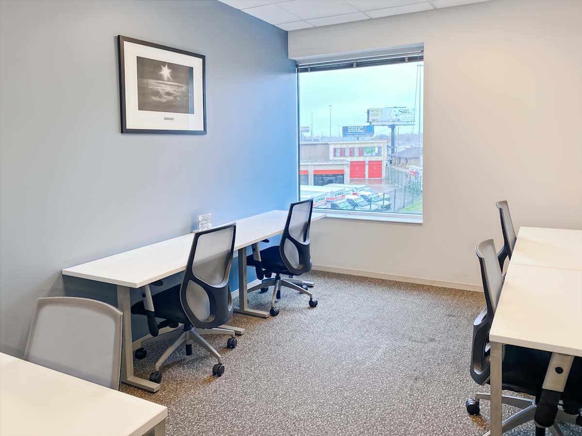 Regus - The Woodlands - 24624 Interstate 45 North photo 4