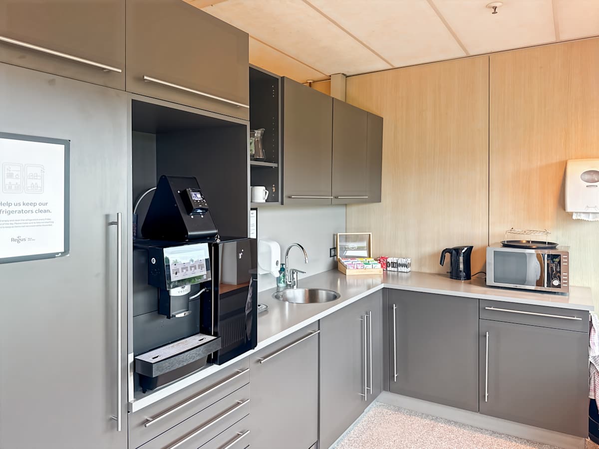 Regus - Maastricht, Avenue Ceramique photo 6