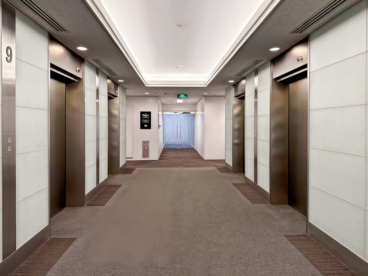 Hang Seng Bank Tower photo 3