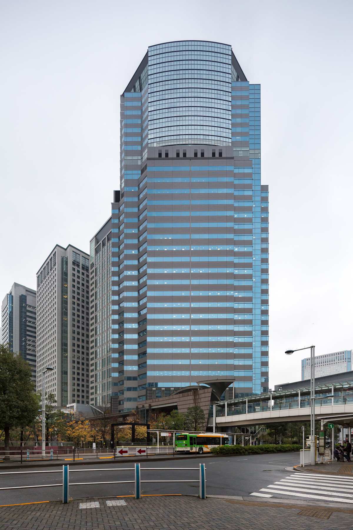 Spaces - Shinagawa East One Tower photo 1