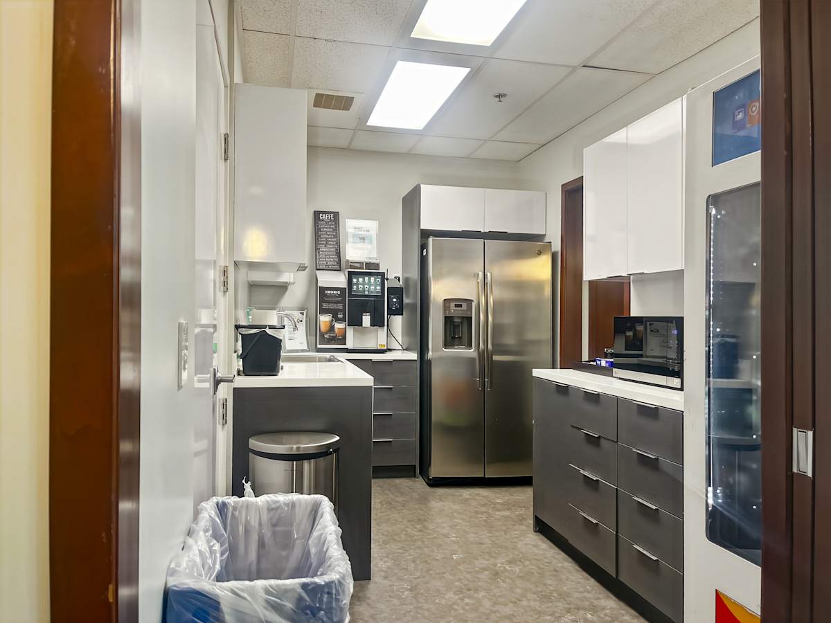 One Executive Place photo 10