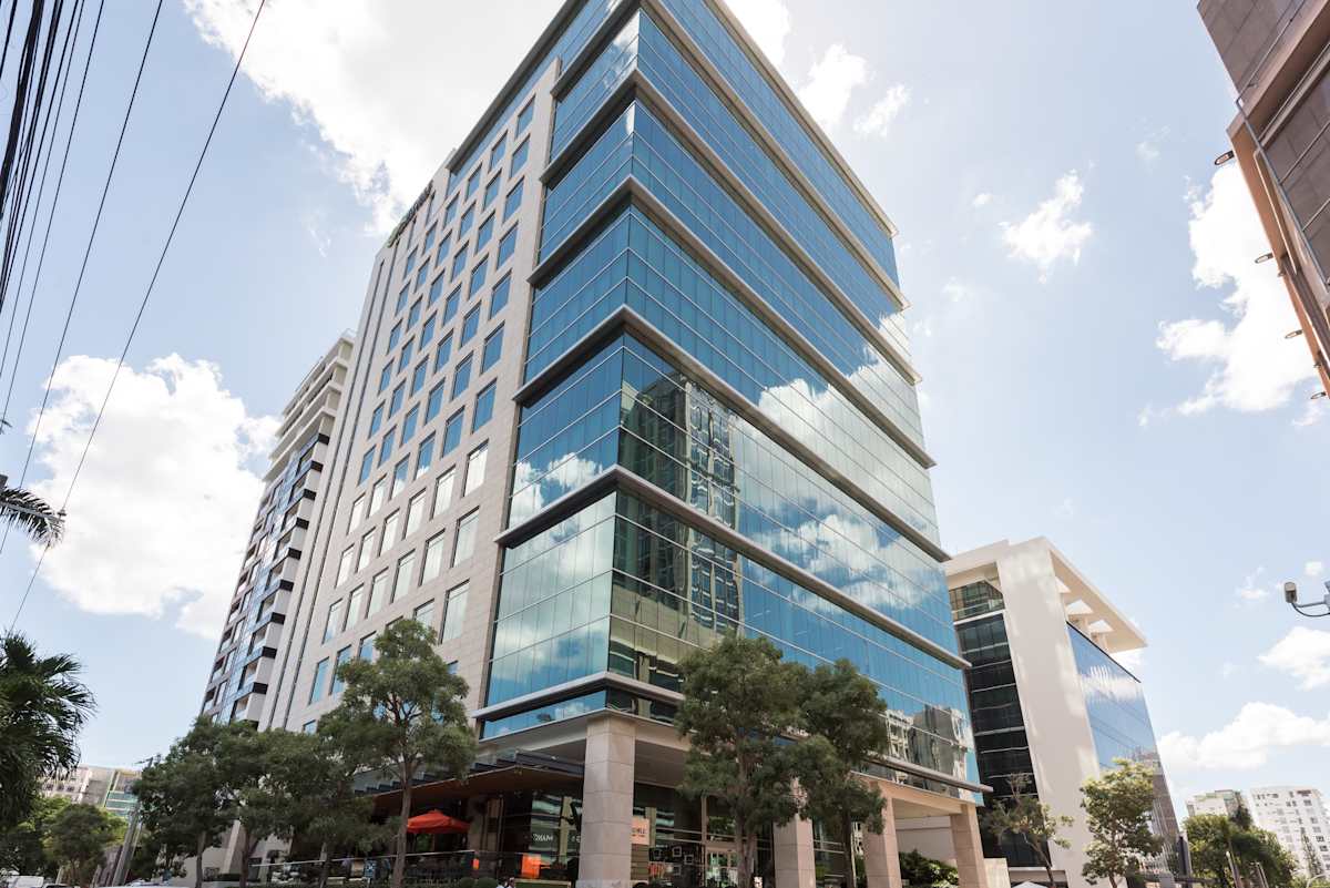 Roble Corporate Center