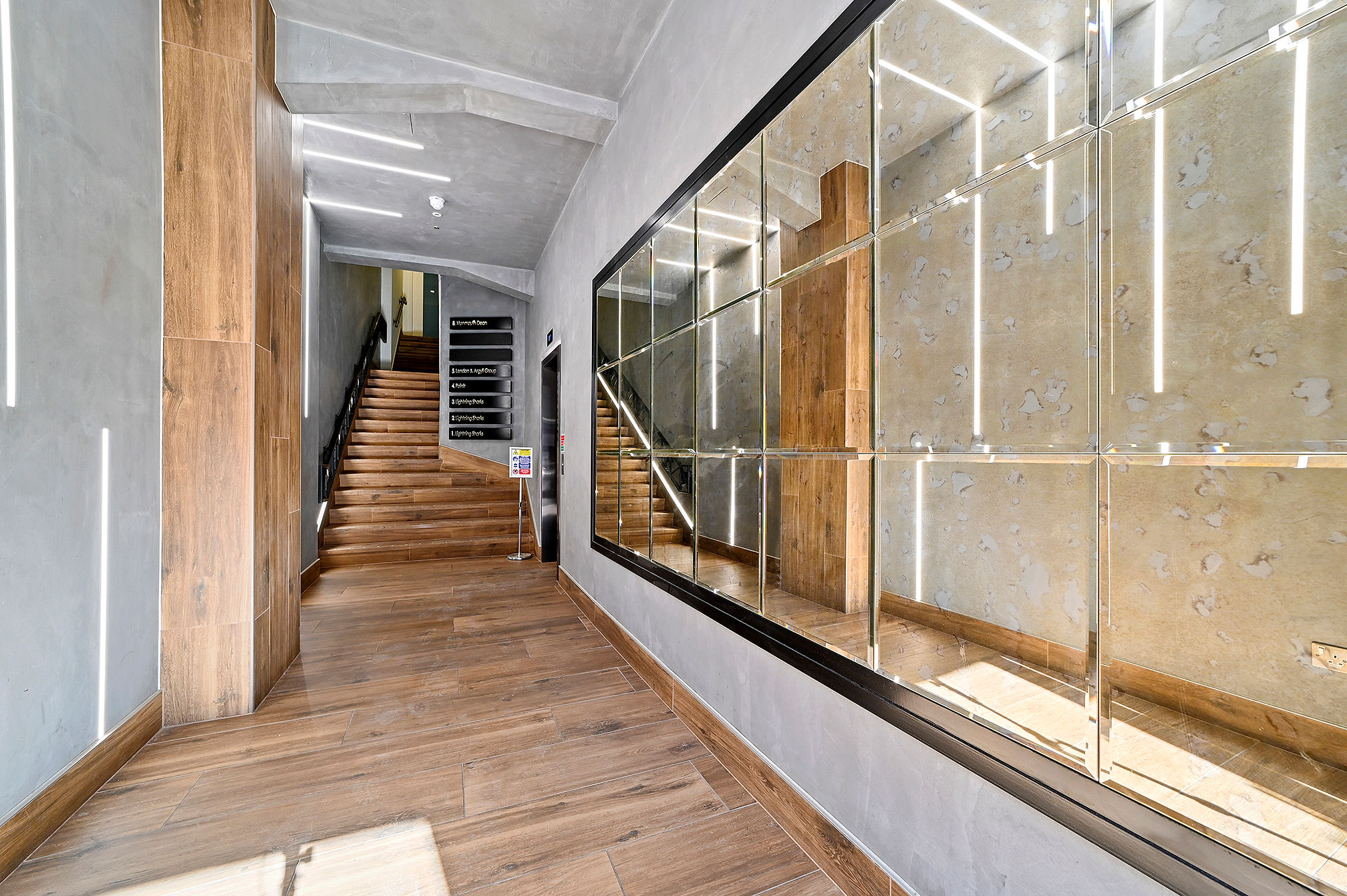 4 Golden Square photo 11