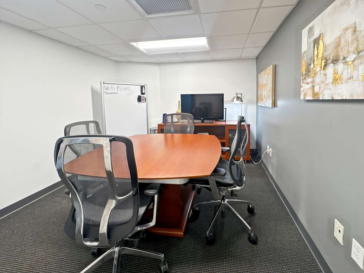 2100 West Loop South photo 8