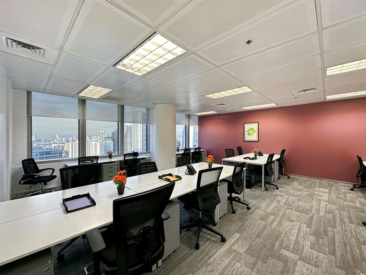 GT Tower International photo 8