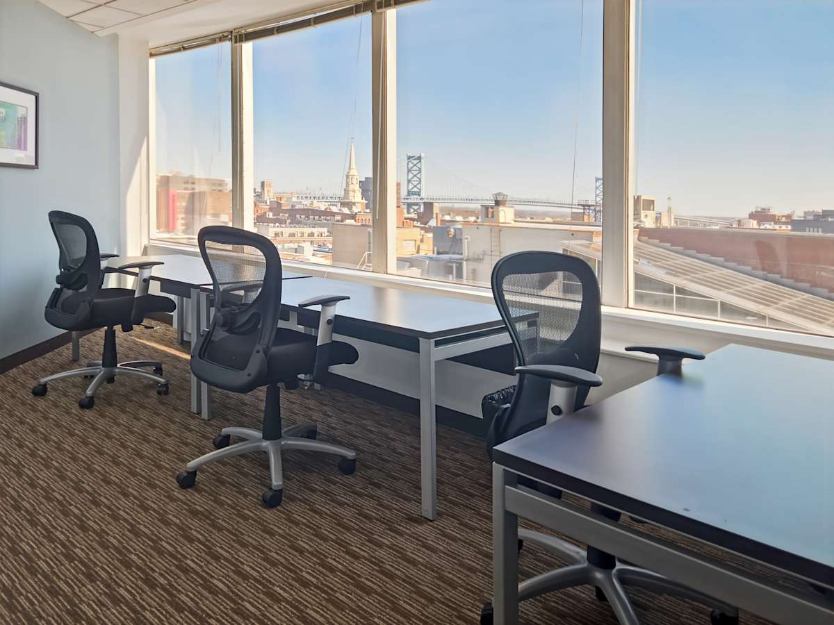 325 Chestnut Street photo 1