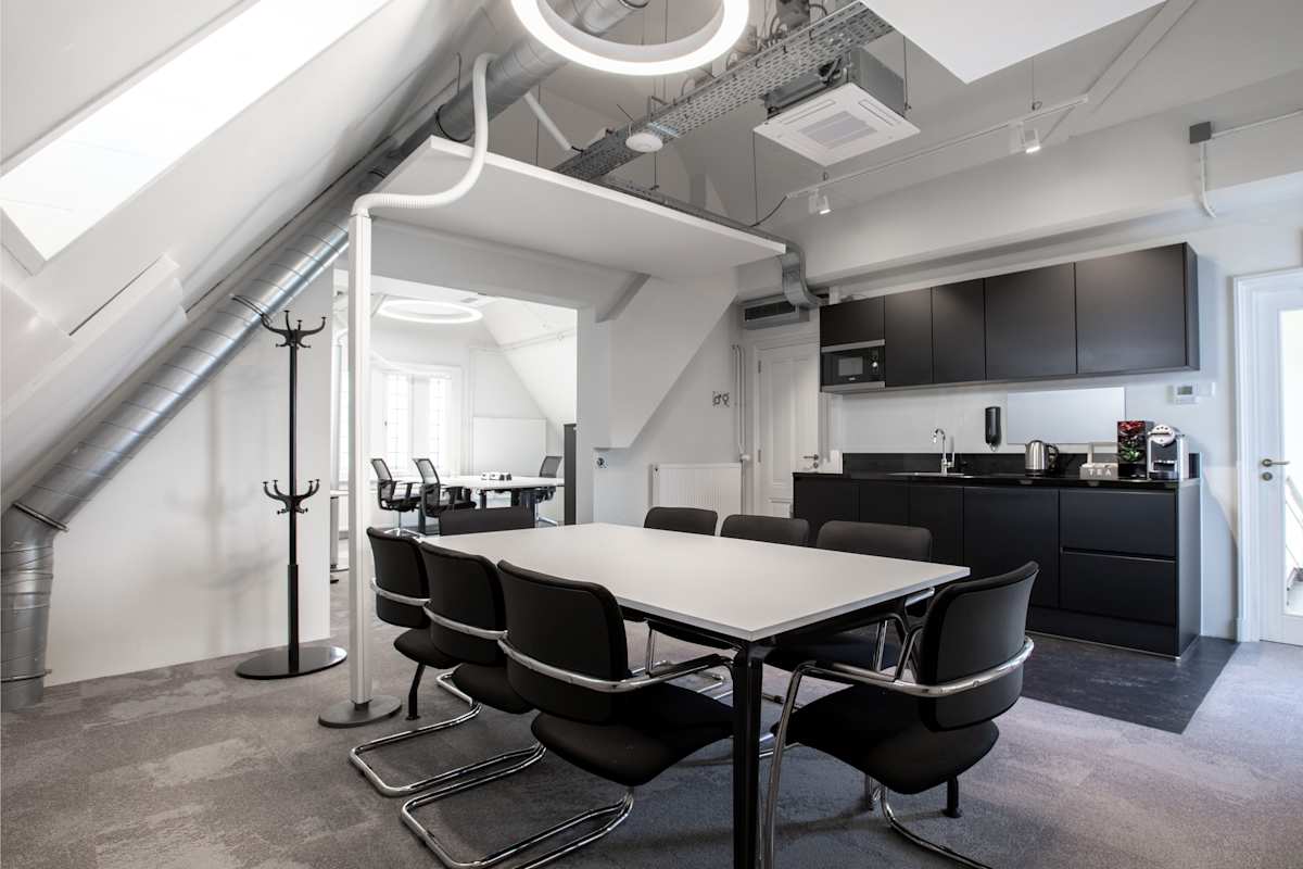 Regus - Amsterdam, Nieuwezijds Voorburgwal photo 3