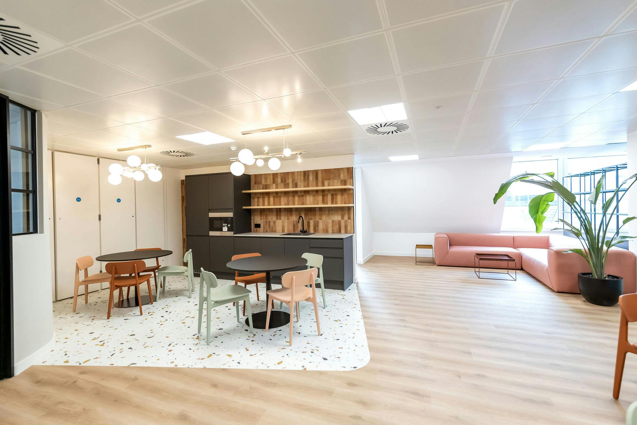 10 Dean Farrar Street photo 9