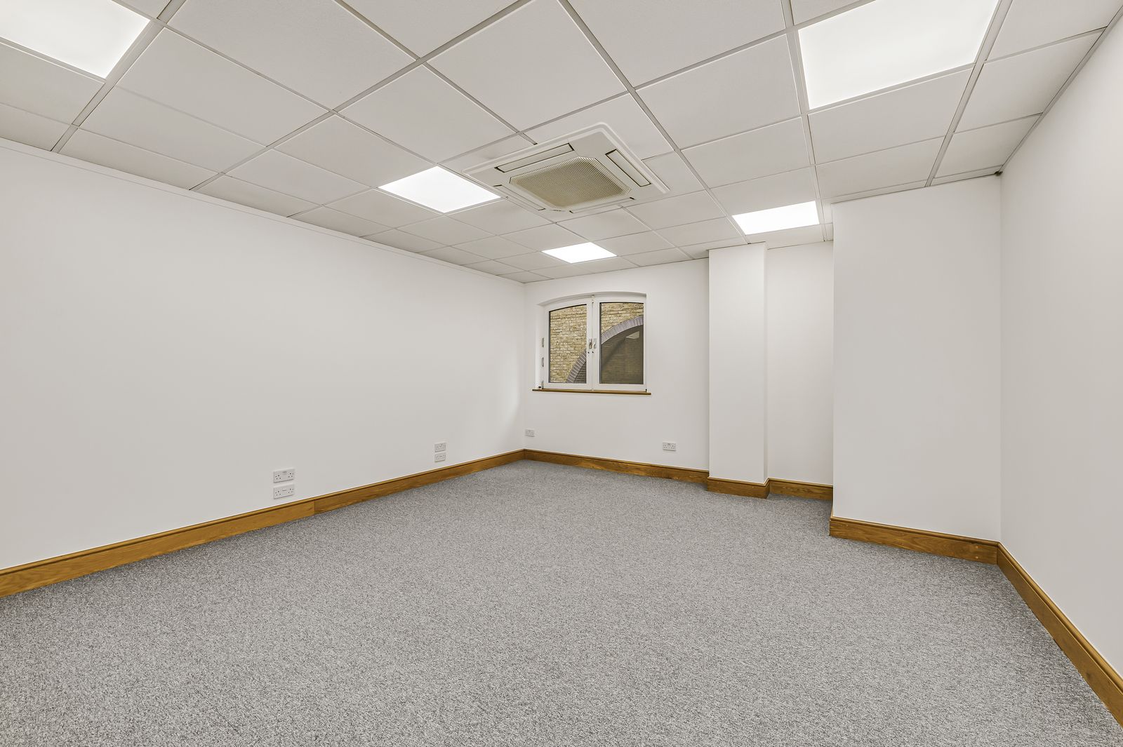 Suite 6, Mill Street photo 7