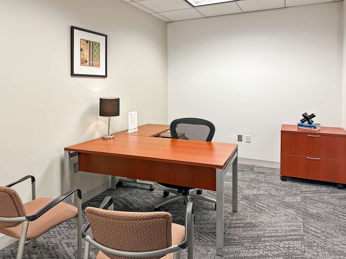 SouthPark Towers photo 9
