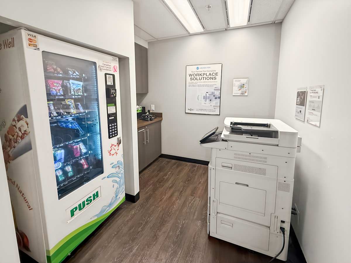 Regus - Vancouver, Robson Square photo 3