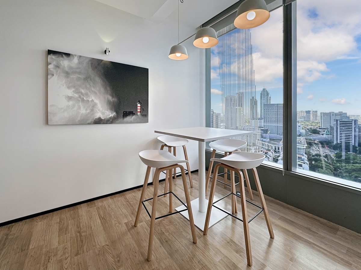 Zuellig Building photo 4