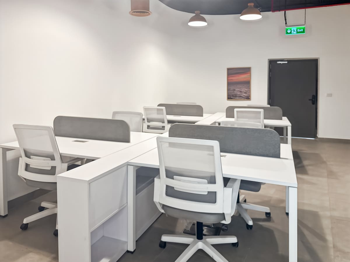Regus - Fanadir photo 9