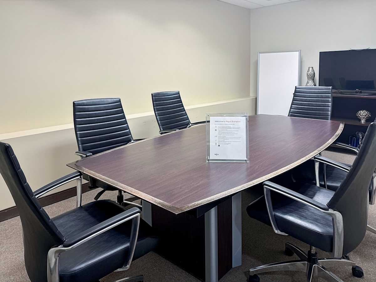 Regus - Brampton, 2 County Court Boulevard photo 2