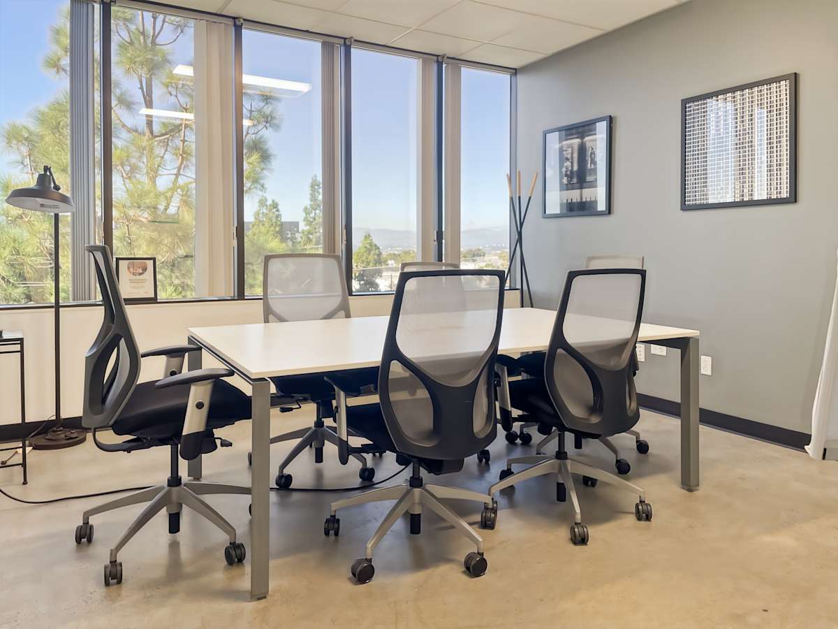 Commerce Corporate Center photo 2