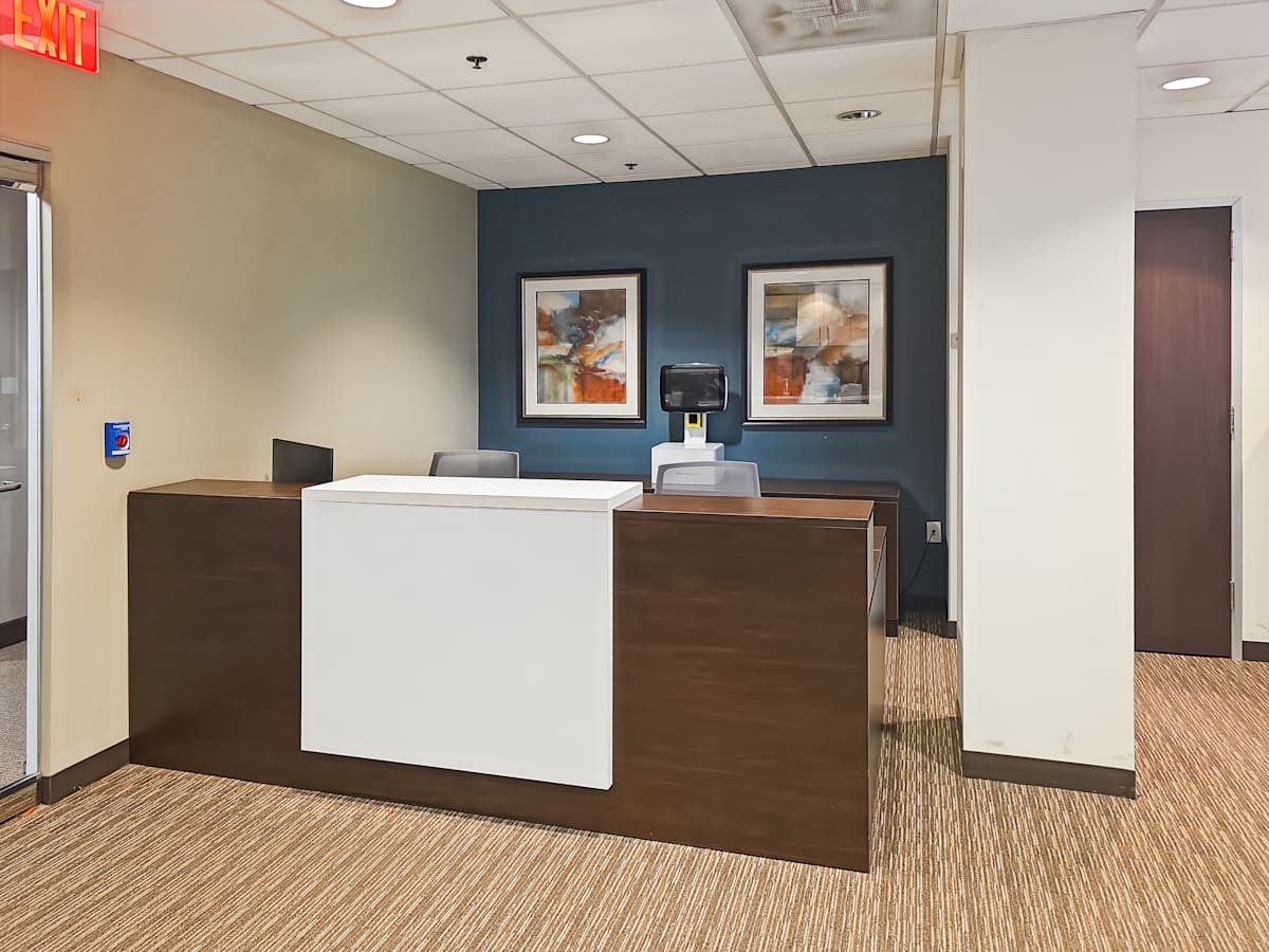 200 Continental Drive photo 2