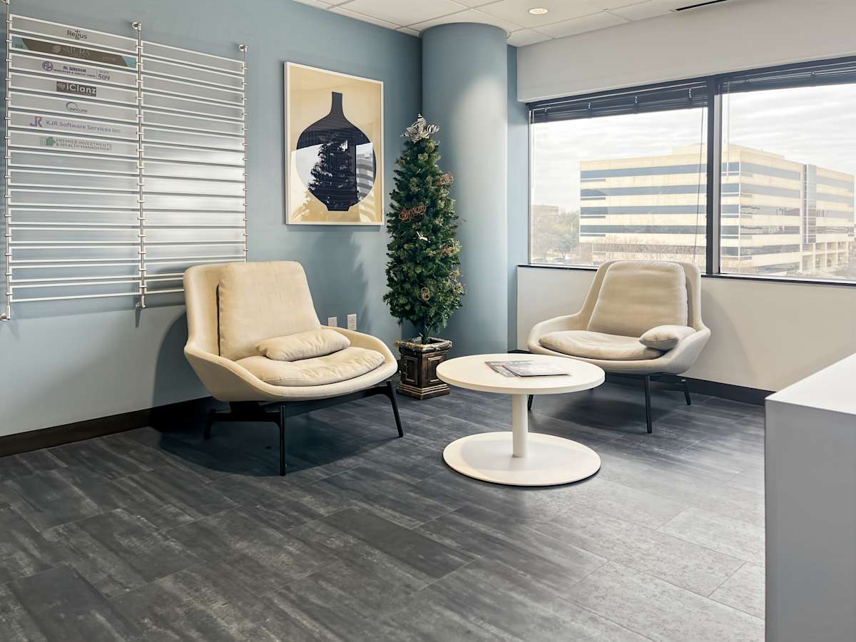 5601 Executive Dr photo 8