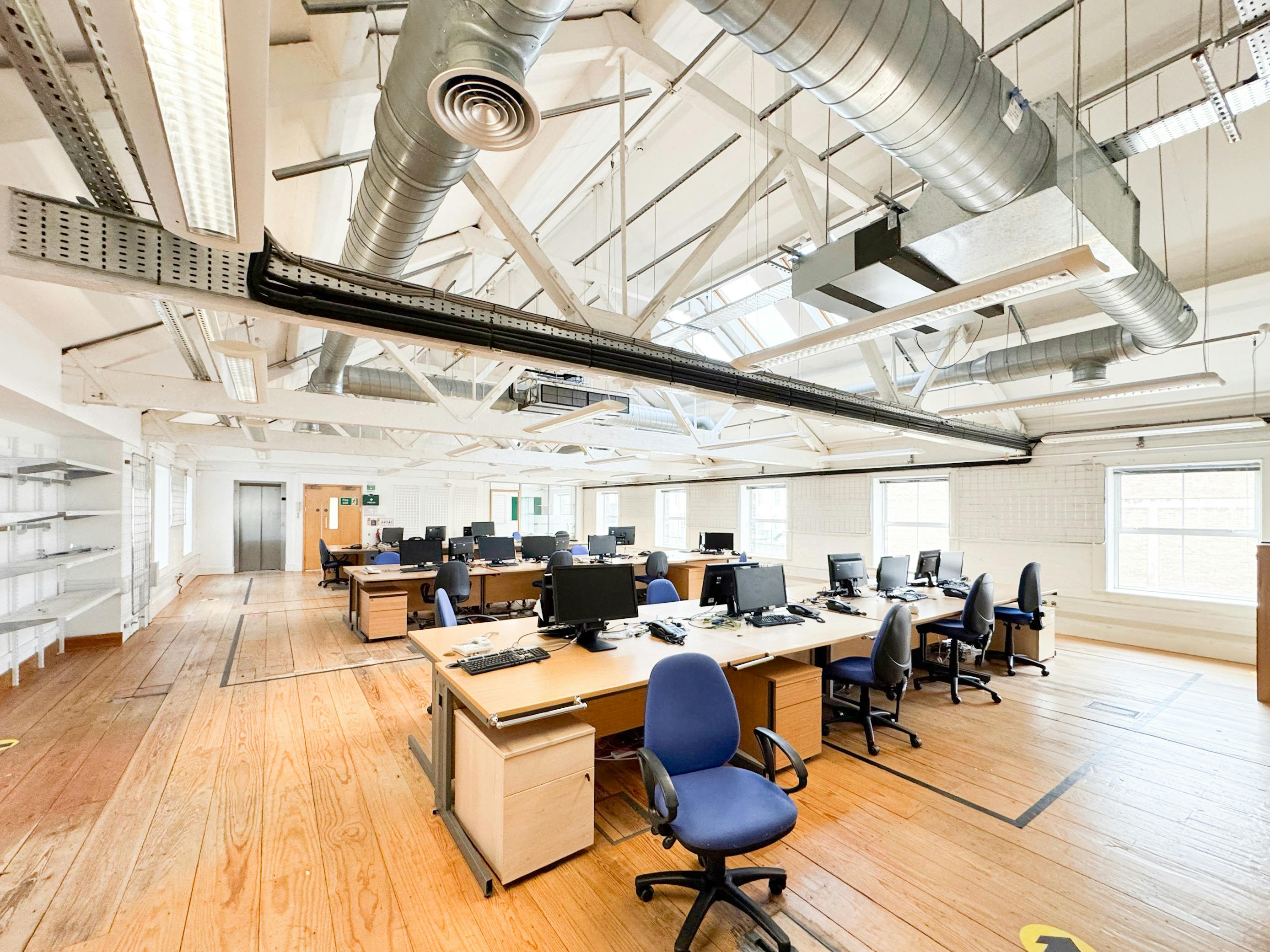 20 Conduit Place photo 6