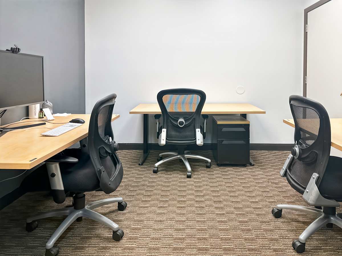 433 Plaza Real photo 10