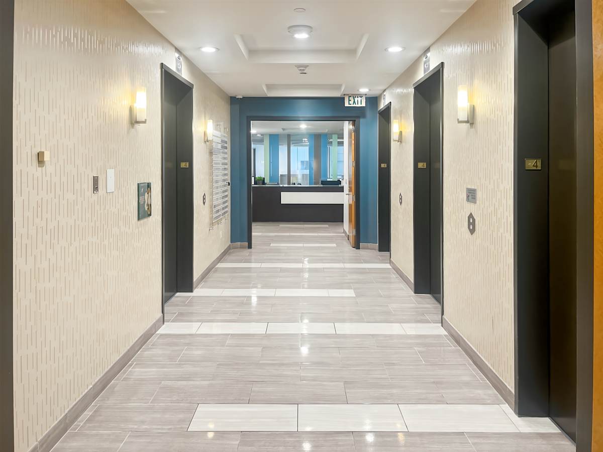 Emerald Plaza photo 7