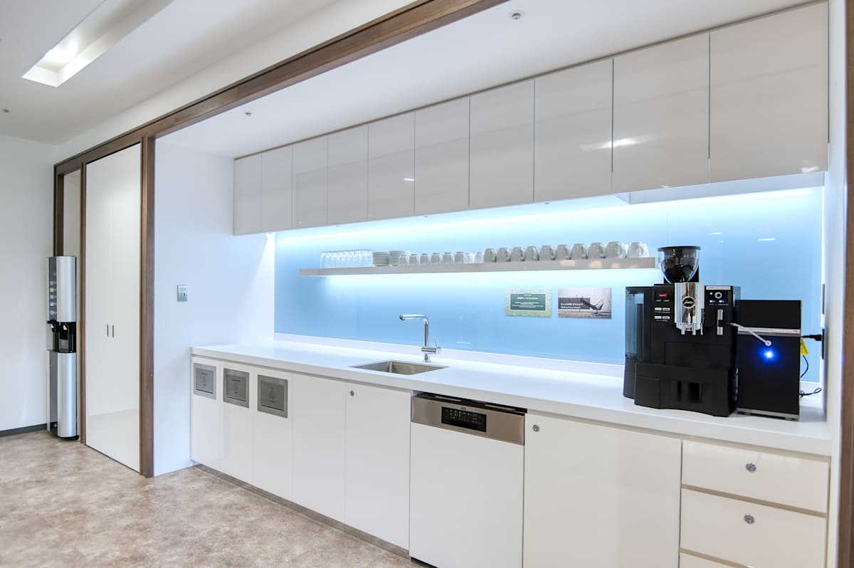 Regus - Yokohama Landmark Plaza photo 6