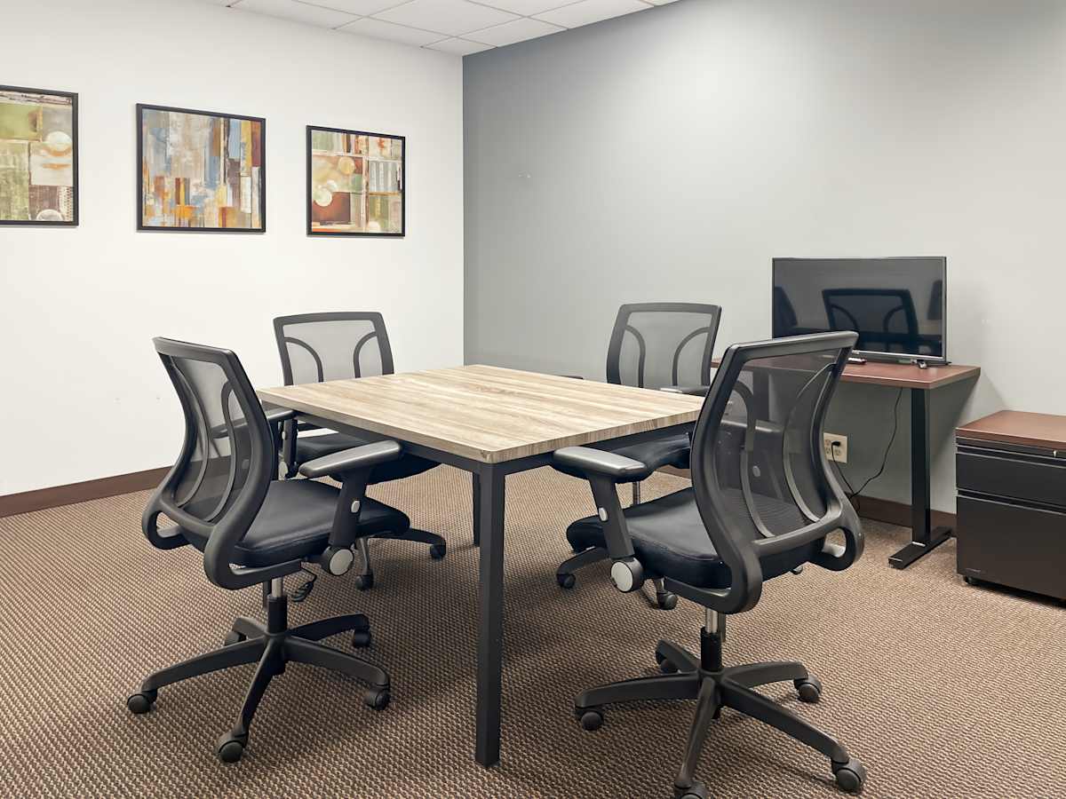 Executive Tower photo 9