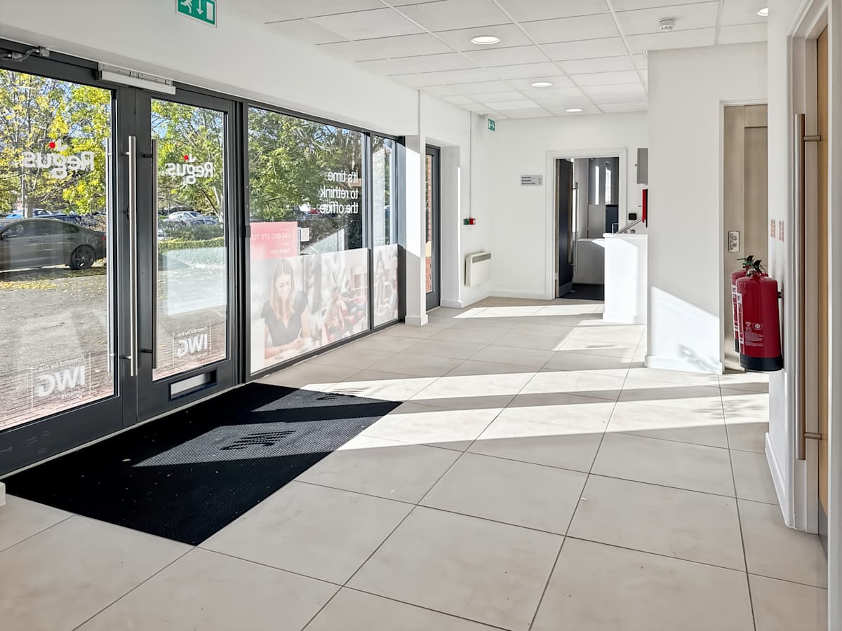 Courtenay House photo 3
