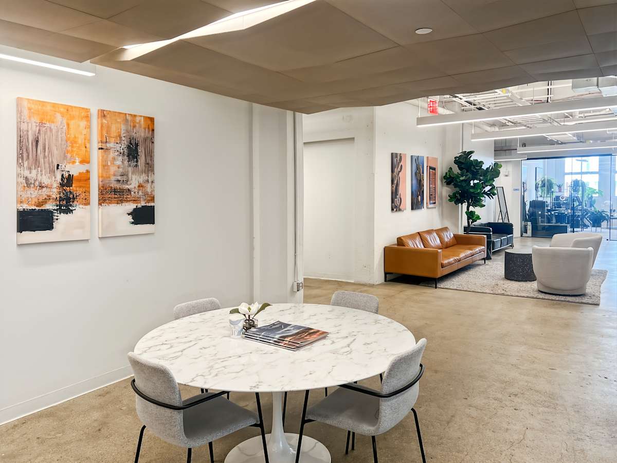 150 Bay Street photo 4