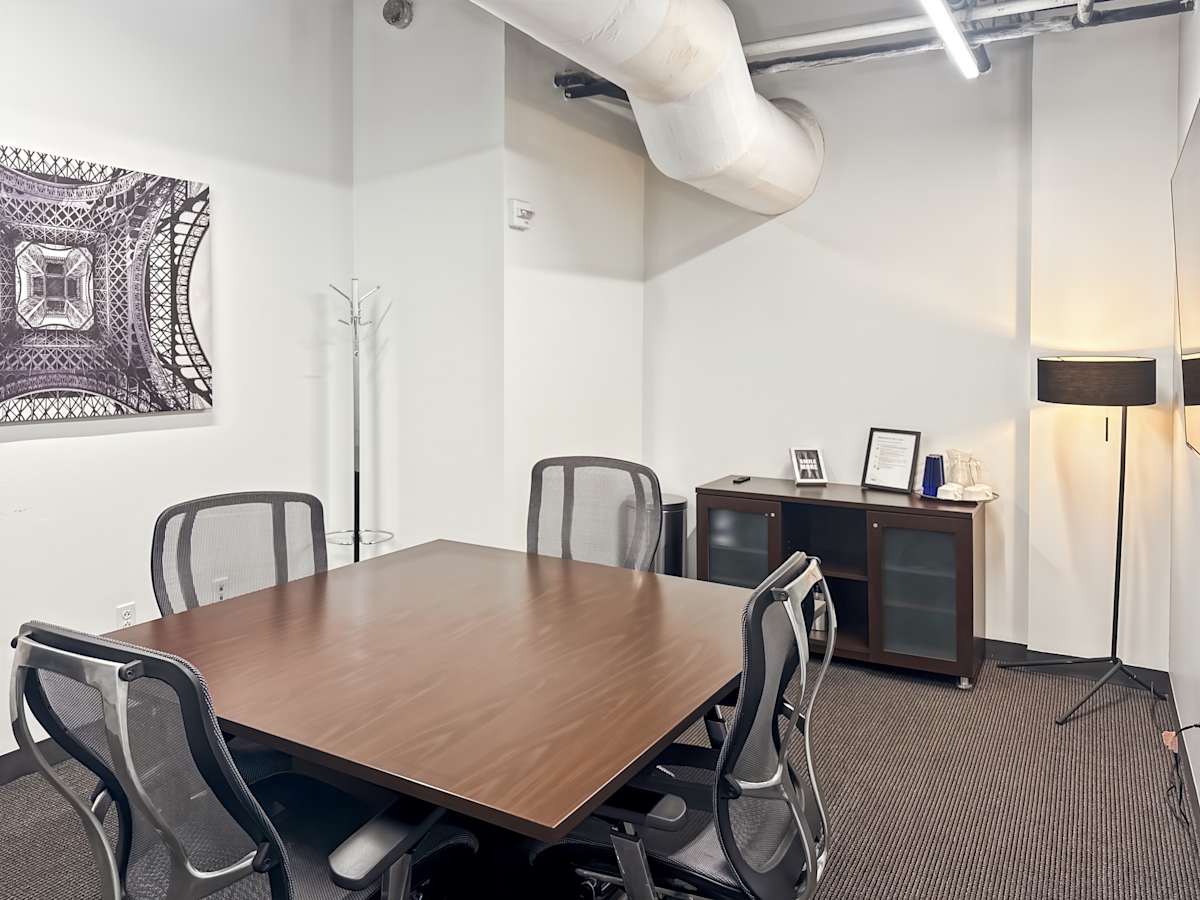 2100 West Loop South photo 6