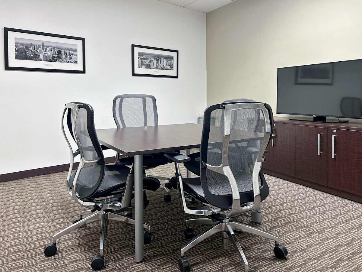 Central Park Corporate Center photo 11