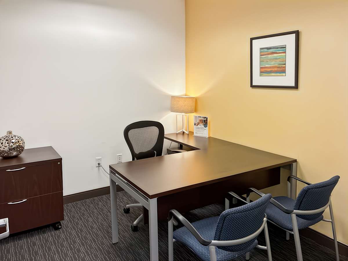 Eagleview Corporate Center photo 9