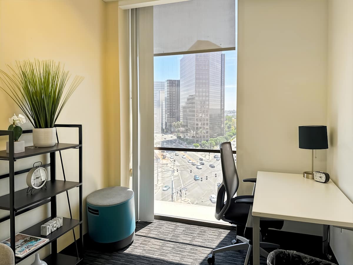 8383 Wilshire Boulevard photo 4