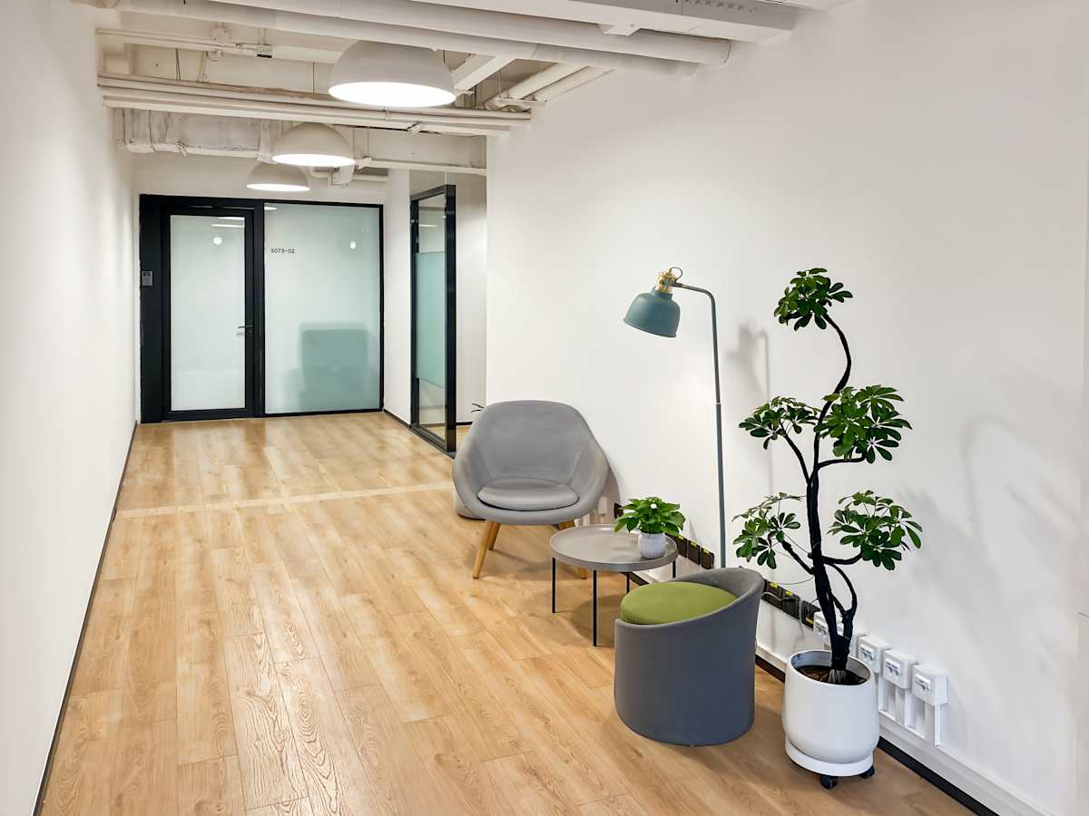 Strait International Building photo 2