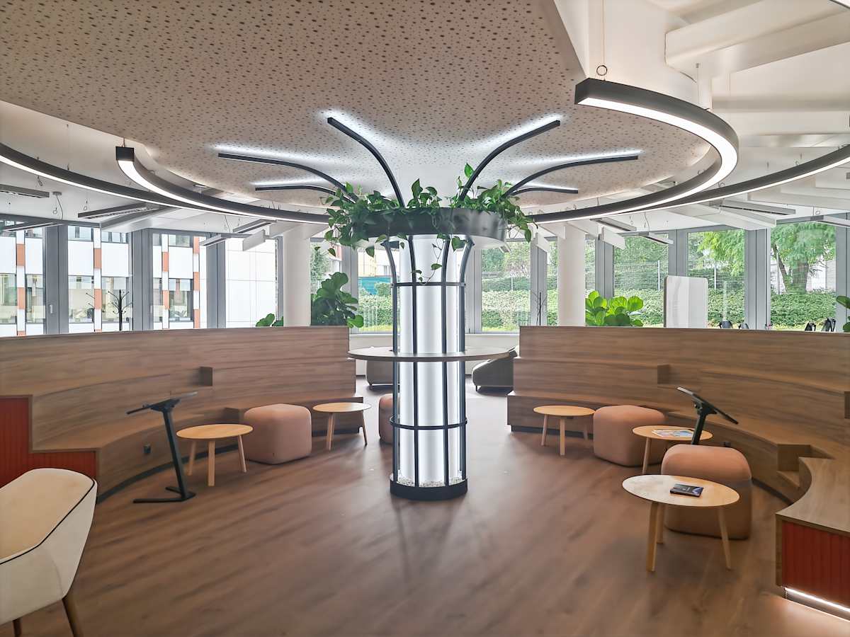 Regus - Lomnického photo 5